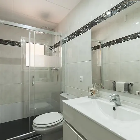 Lets Holidays Diagonal Orient Apartment Castelldefels