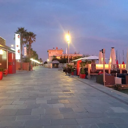 Lets Holidays Diagonal Orient Castelldefels
