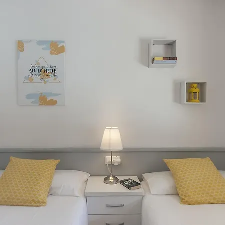 Lets Holidays Diagonal Orient * Castelldefels